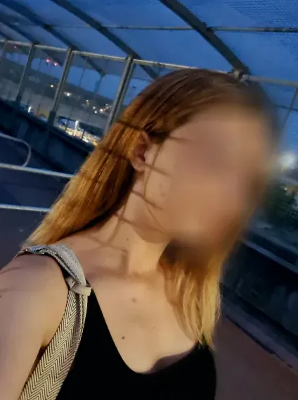 Ángela, 23 años